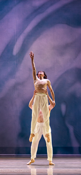 Відео з TikTok: фрагмент вистави «Весна і осінь»